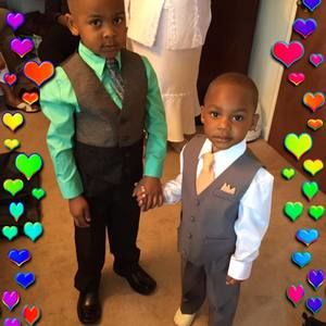 Meet your Posher, Mona